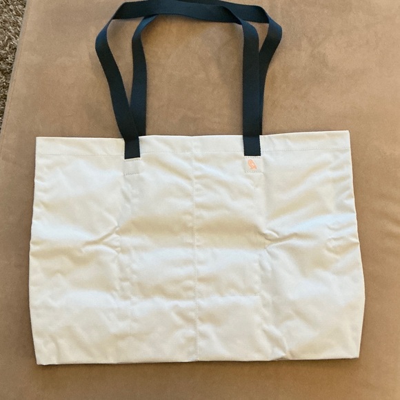 Bellroy Market Tote in Pale Blue - Picture 11 of 12